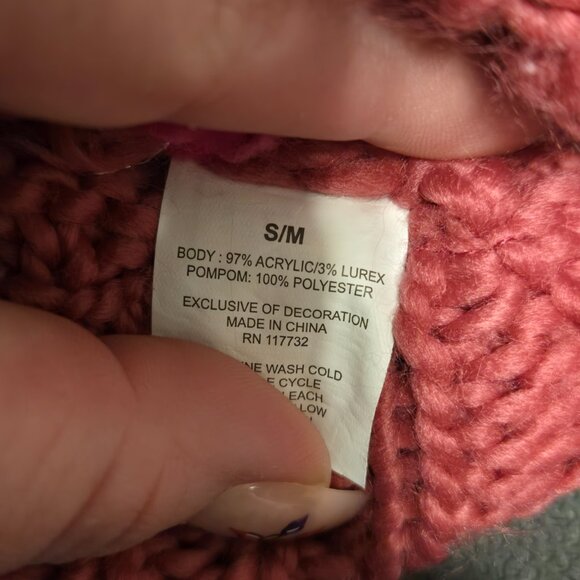 Chilldrens Winter Hat - Picture 3 of 3